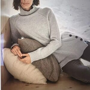 Garnet Hill Cashmere Knit Sweater Medium Turtleneck  Button Accent Pastel‎ Blue